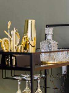 City View Downtown Dallas High Rise Condo with Free Parking, Gym, Pool