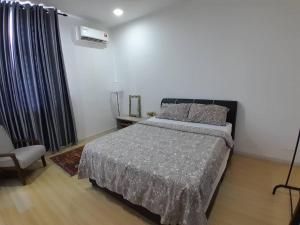 Condominium Crystal Heights