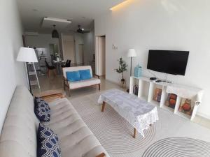 Condominium Crystal Heights