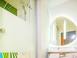 Hotels Ibis Budget Porte de Camargue : photos des chambres