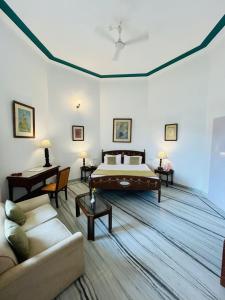 Shikarbadi Heritage Hotel by the Lake - By HRH Group of Hotels