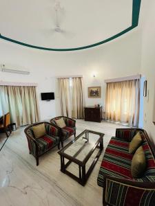 Shikarbadi Hotel - By The Lake Heritage by HRH Group of Hotels