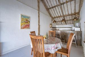 Villa La Luna 2BR Joglo Style with Pool by Damaresa