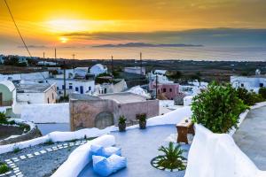 FOSuites Santorini Greece