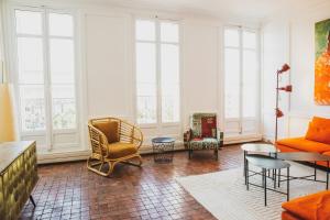 Magnificent Marseille 3-bedroom penthouse apartment with elevator, AC