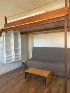 Studio climatisé au centre du village