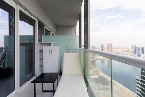 Business Bay Gem1 bd apt with Scenic Canal Views