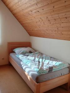Ganze Wohnung mit Balkon, bis 5 Personen rund 90 qm