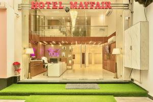 Hotel Mayfair Just a Minute Away From New Delhi Railway Station and Connaught place