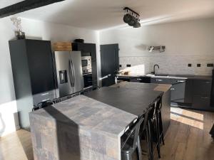 Villas Bastide a Trans en Provence avec piscine et vue sur le massif des Maures : photos des chambres