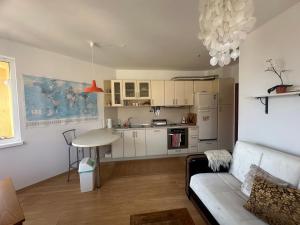 Sunny Seasons top view apartment SEA&POOL