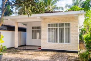 G A Villa Airport Transit Hotel