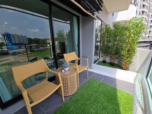 Premium 2 Bedroom Sky pool condo