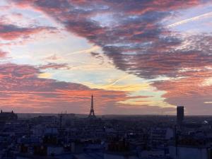 Vue Exceptionnelle & Terrasse - Appartement Vintage chez une Parisienne