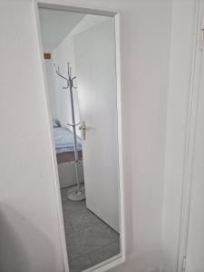 Einliegerwohnung mit 2 Zimmern, Badezimmer, küche