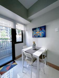 Shore 3 Residences Staycation Near Mall of Asia