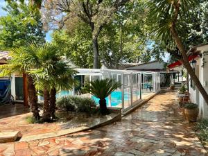 Villa de charme très grand confort à pied du centre historique dUzés