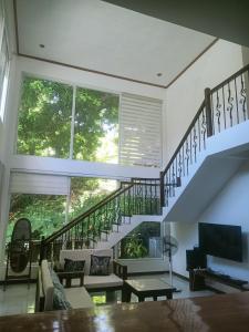 Puerto Galera Palangan Hilltop Guesthouse -Tropical Retreat