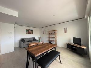 T2 dans résidence standing Juan Flore dernier étage avec terrasse vue mer