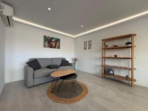 T2 dans résidence standing Juan Flore dernier étage avec terrasse vue mer