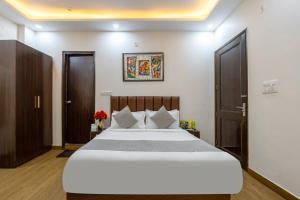Hotel Mannat Green Near Naraina Vihar Metro Station