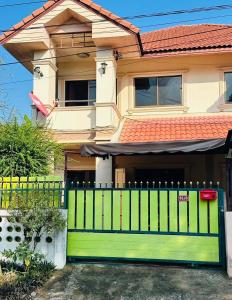 Spacious House Near Old City Near Night Bazaar