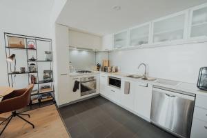 Beaufort Street Gem Stylish 1BR Getaway