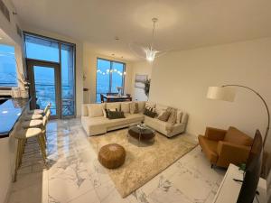 Luxury 2BR Canal front & Burj Khalifa views- High Floor - Ubytování bez kategorie ve městě Dubaj
