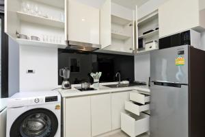 1 bdr apartment in Utopia Naiharn by Capital pro