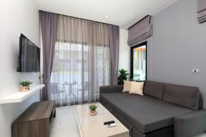 1 bdr apartment in Utopia Naiharn by Capital pro