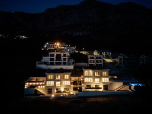 Luxury Villa - New Building with pool and Fantastic Side Sea View