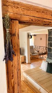 Hobití domeček u lesa a studánky