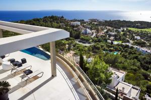Serene 4 Bedroom Villa in Ibiza City, 1032
