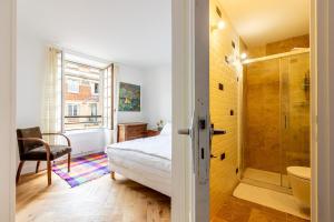 Parisian apartment in the 5th