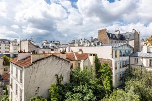 Parisian apartment in the 5th