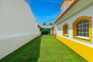 Vila Rolas - Beautiful 5 bed villa with pool and aircon 3 min to Luz beach