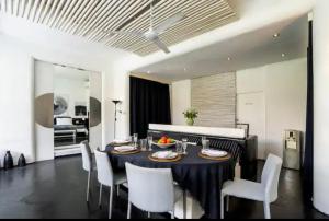 Villa with 2 Bedrooms & Private Bathrooms near to the beach Seminyak