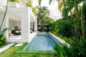 Villa with 2 Bedrooms & Private Bathrooms near to the beach Seminyak