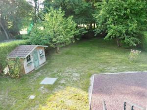 Villa Les Rosiers private parking