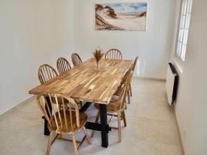 Villa Les Rosiers private parking