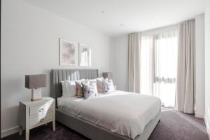 Stylish Riverfront Apartment