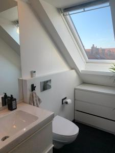 Stylish Two Floor Scandinavian Apartment Central & Cozy