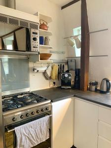 Stylish Two Floor Scandinavian Apartment Central & Cozy