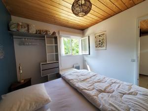 Jolie maison en bois à 600m de la plage des Vergnes