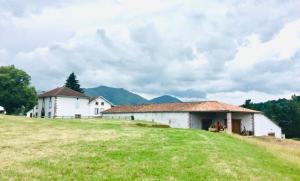 B&B / Chambres d'hotes DOMAINE MOURGUY Chambres d-Hotes chez le vigneron : photos des chambres