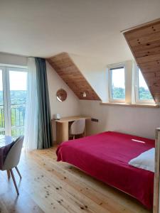 На Ковальській з видом на фортецю для родини