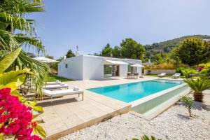 Rent Your Luxury 2 Bedroom Villa, Ibiza Villa 1025