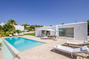 Rent Your Luxury 2 Bedroom Villa, Ibiza Villa 1025