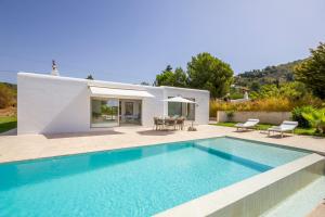 Rent Your Luxury 2 Bedroom Villa, Ibiza Villa 1025
