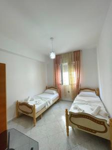 Villa Joli - 120sqm - 3 Bedroom - 2 Baths House with Yard & Parking in Central Vlore